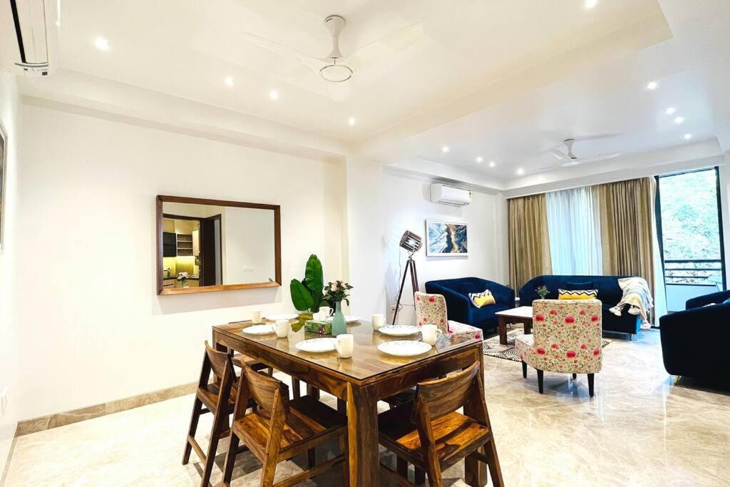 Bluo 3Bhk Saket Citywalk Mall - Lift, Balcony, Parking * New Delhi