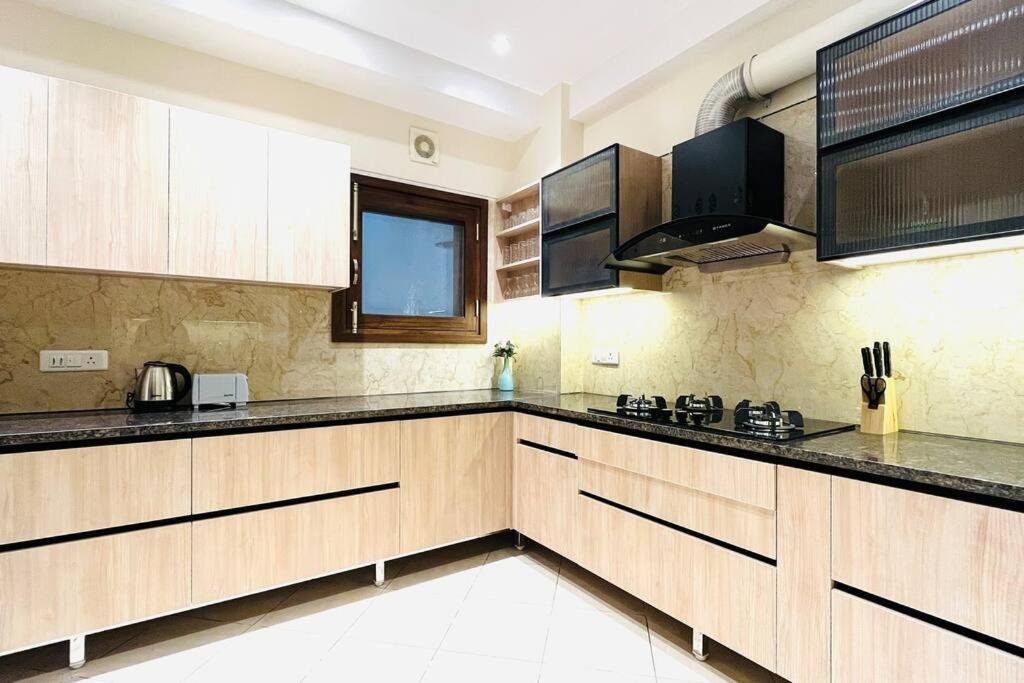 Bluo 3Bhk Saket Citywalk Mall - Lift, Balcony, Parking Apartment *