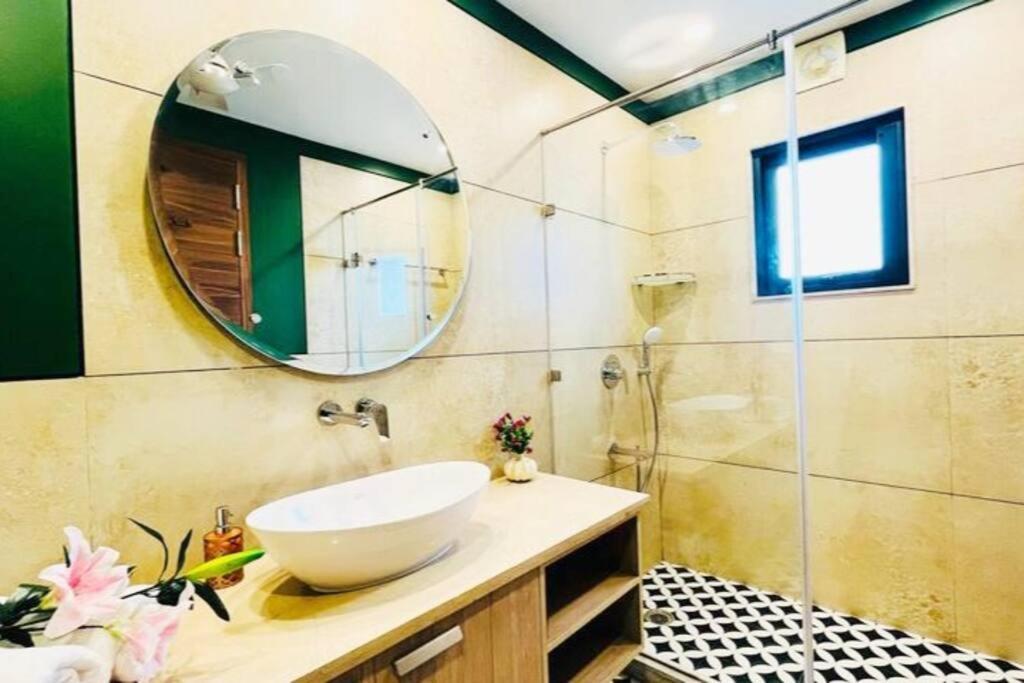 Bluo 3Bhk Saket Citywalk Mall - Lift, Balcony, Parking * New Delhi